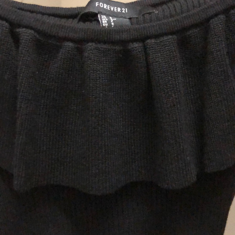 Crop Ruffle Top - Picture 2 of 2